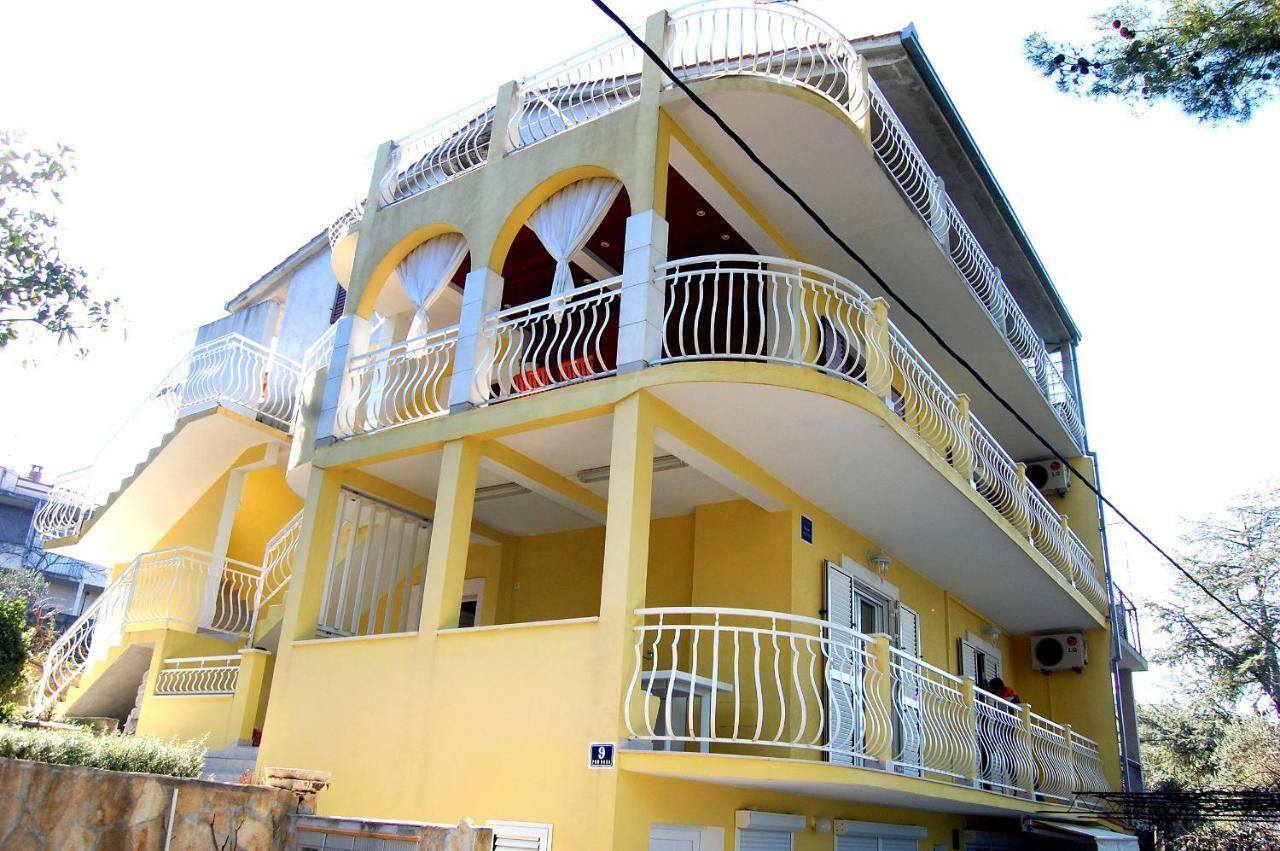 Apartment Toya Slatine Exterior foto