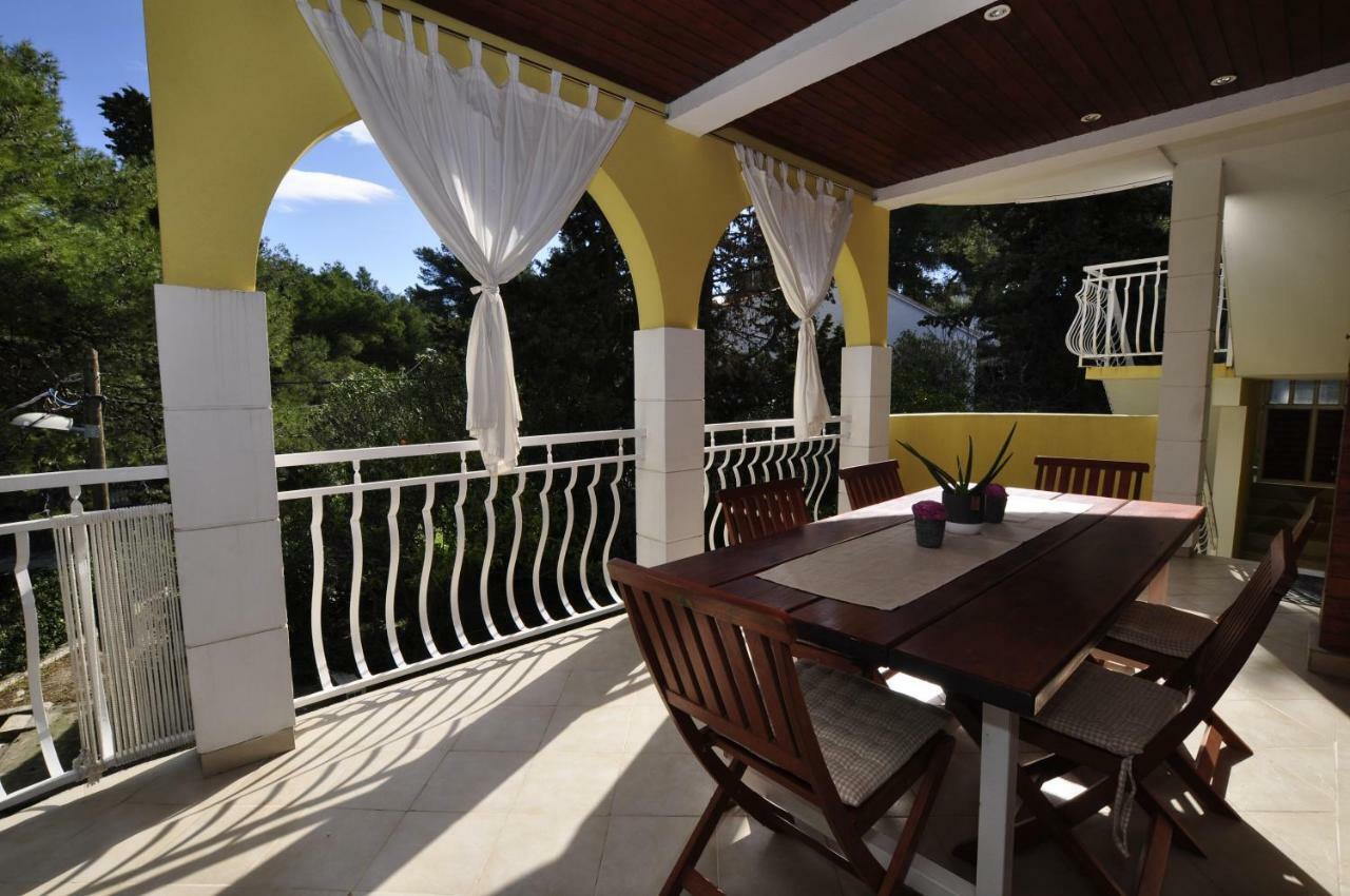 Apartment Toya Slatine Exterior foto