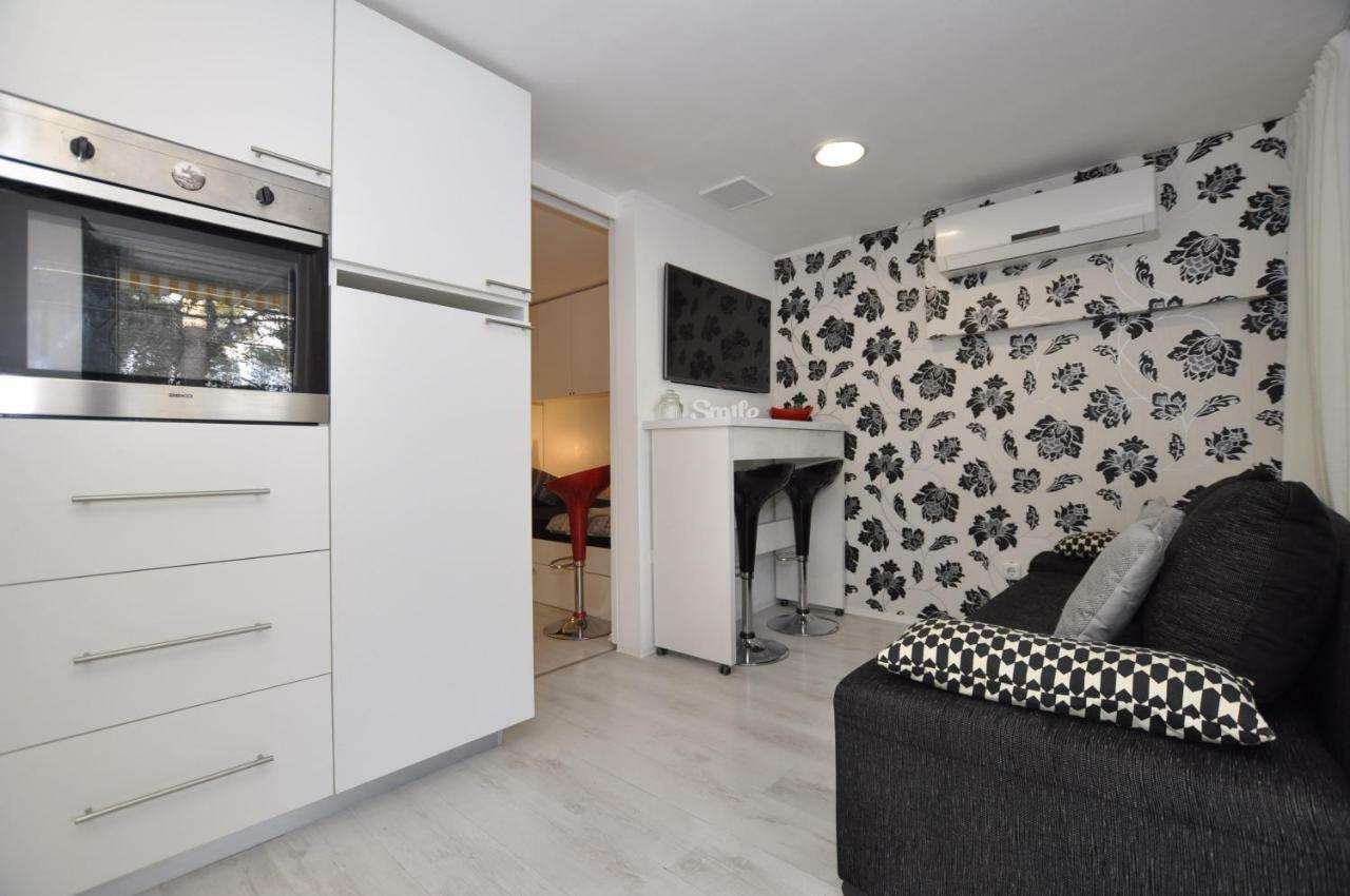 Apartment Toya Slatine Exterior foto