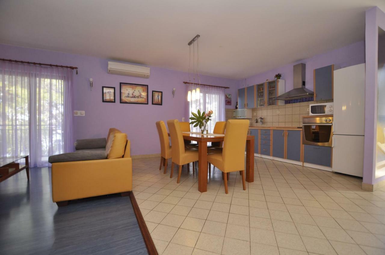 Apartment Toya Slatine Exterior foto